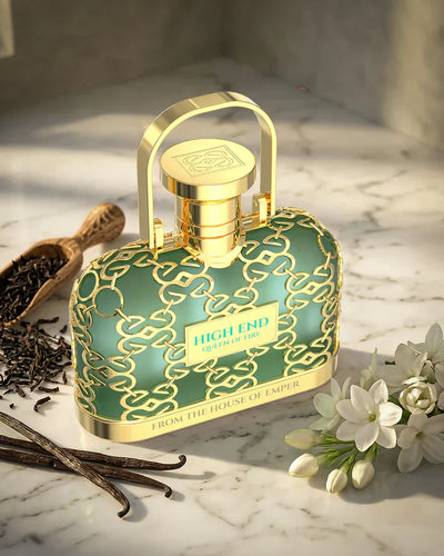 Inspired by Valentino Donna Born in Roma Green Stravaganza.- High End Queen of Fire